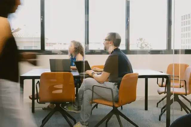 web design agency office with laptop showing a website for businesses in Granada Spain